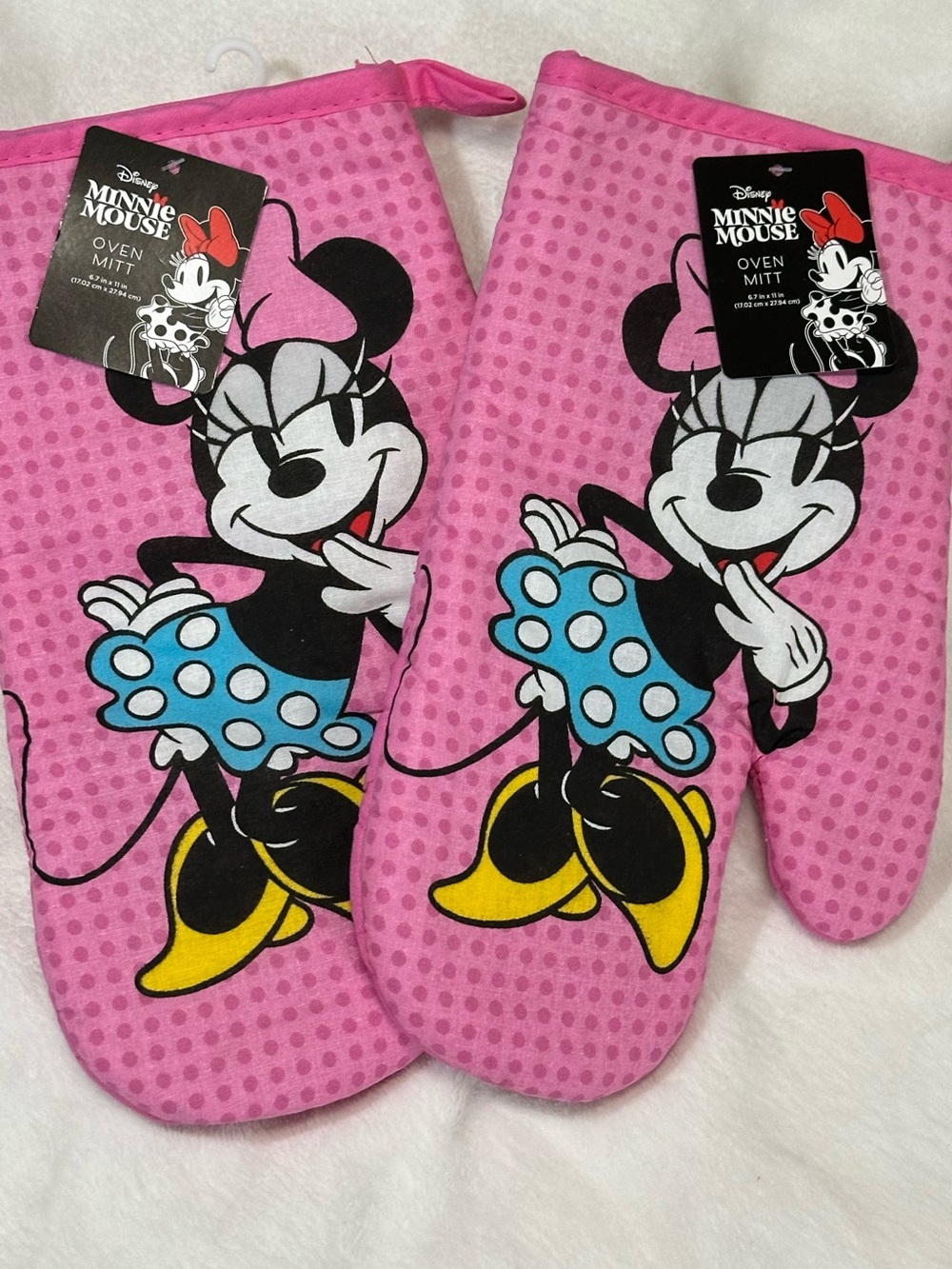 Disney Minnie Mouse Pink Polka Dot Oven Mitts Set of 2